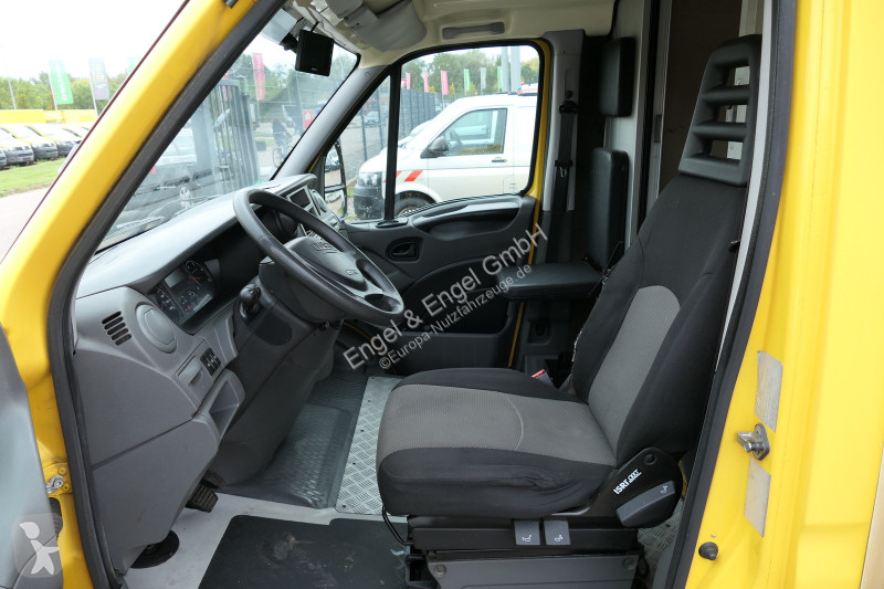 Iveco Daily 35 S11 C30C AUTOMATIK KAMERA Regale...