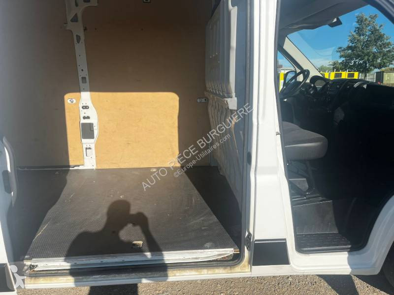 Véhicule utilitaire Peugeot