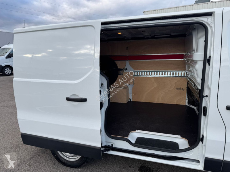 عربة نفعية Renault 2.0 BLUE DCI 150 EDC
