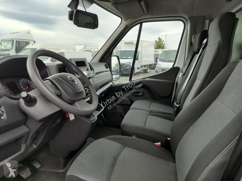 Samochód dostawczy Nissan 20M3 145 CV HAYON...