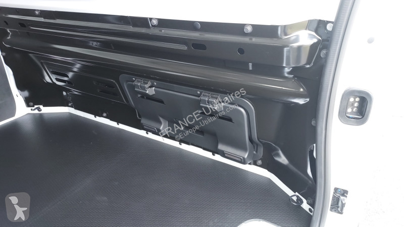 Véhicule utilitaire Renault TRAFIC III FG BVA...