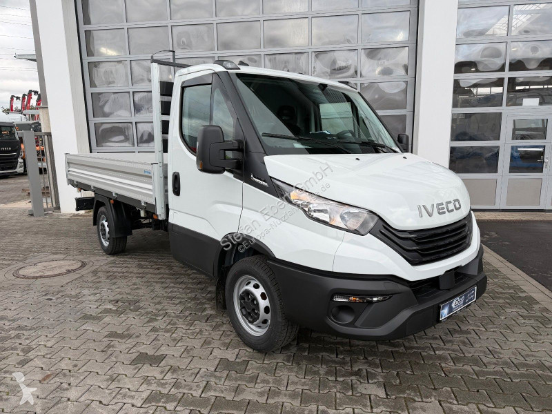 Véhicule utilitaire Iveco 35S14...