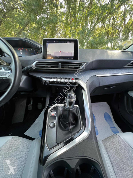 عربة نفعية Peugeot HDI 130CH BVM6 ALLURE