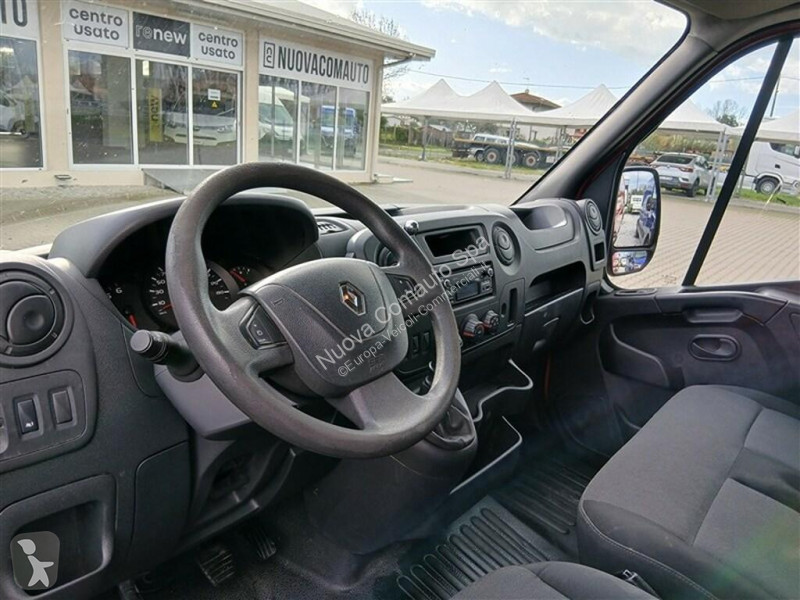 Véhicule utilitaire Renault III