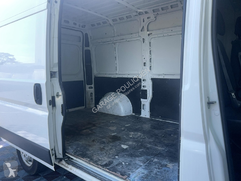 Véhicule utilitaire Peugeot L2H2 BLUEHDI 140...