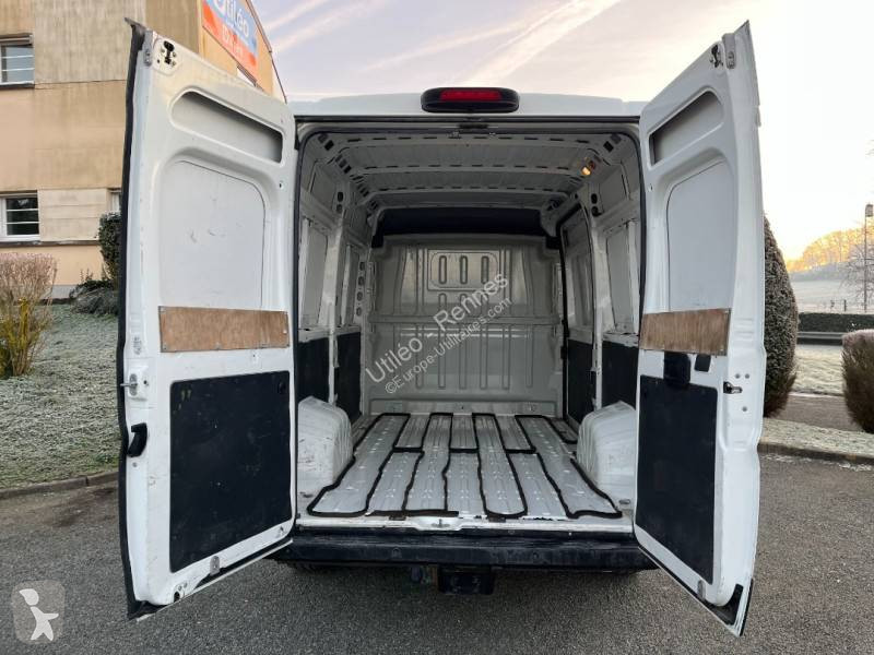 Véhicule utilitaire Peugeot