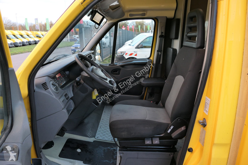 Véhicule utilitaire Iveco Daily 35 S11 C30C...