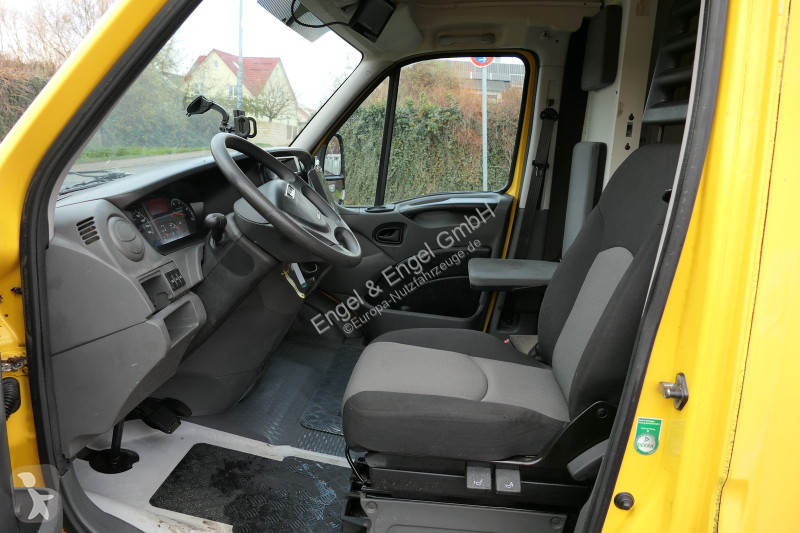 Véhicule utilitaire Iveco Daily 35 S11 C30C...