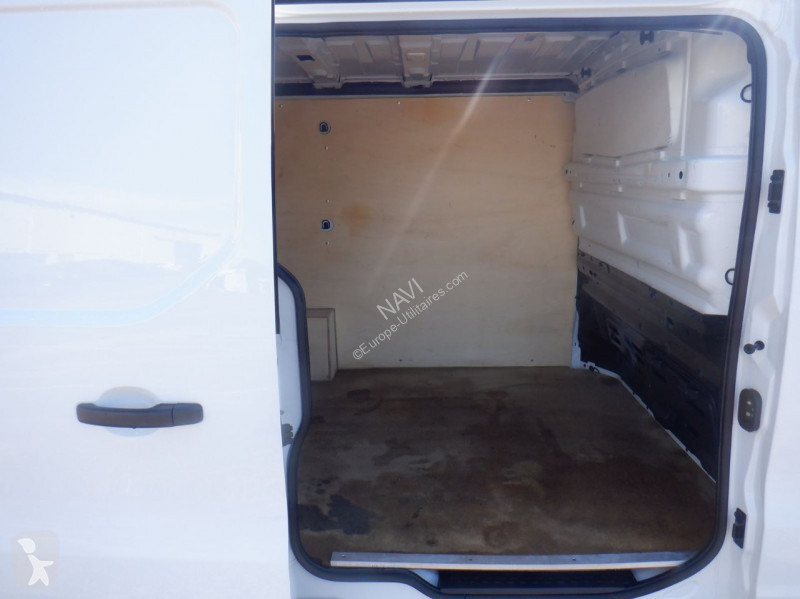 Véhicule utilitaire Renault TRAFIC III FG L1H1...