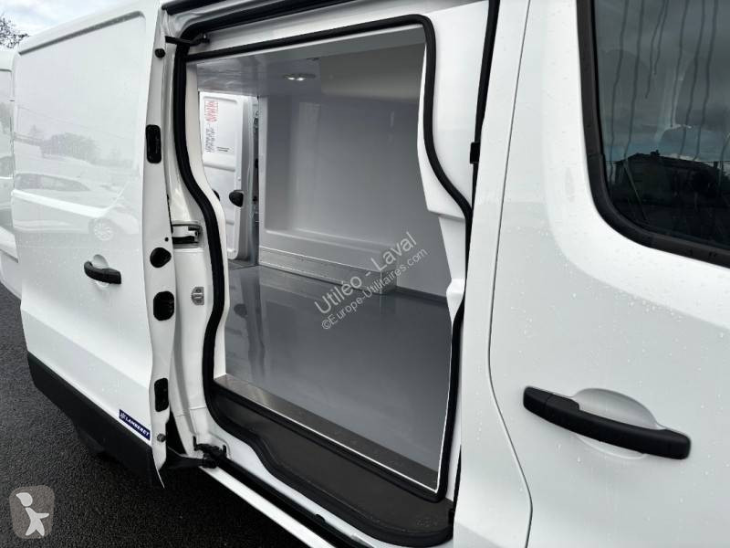 Véhicule utilitaire Nissan