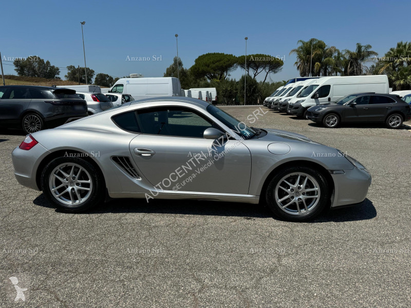 Samochód dostawczy Porsche Cayman Coupe