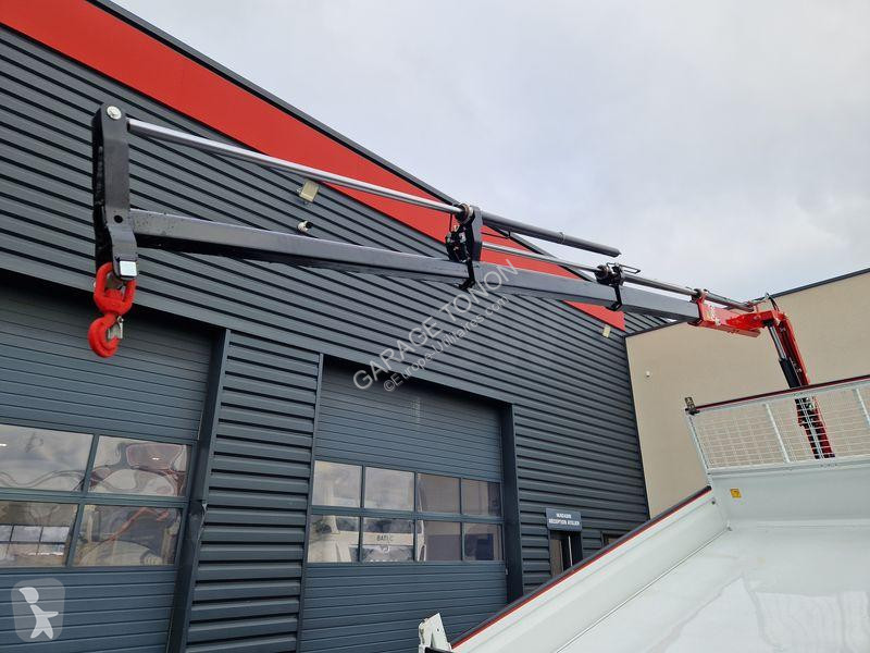 Véhicule utilitaire Iveco 35-160 BENNE + GRUE...