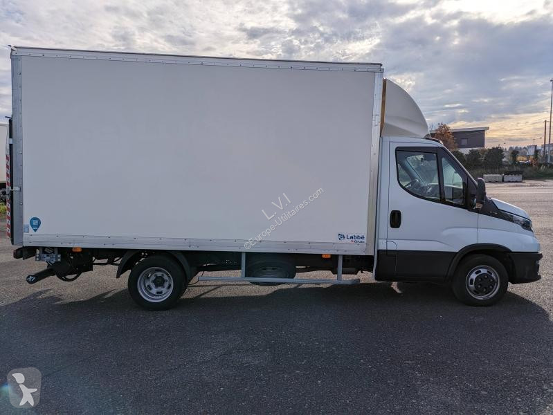Véhicule utilitaire Iveco CCb 35C16H3.0...