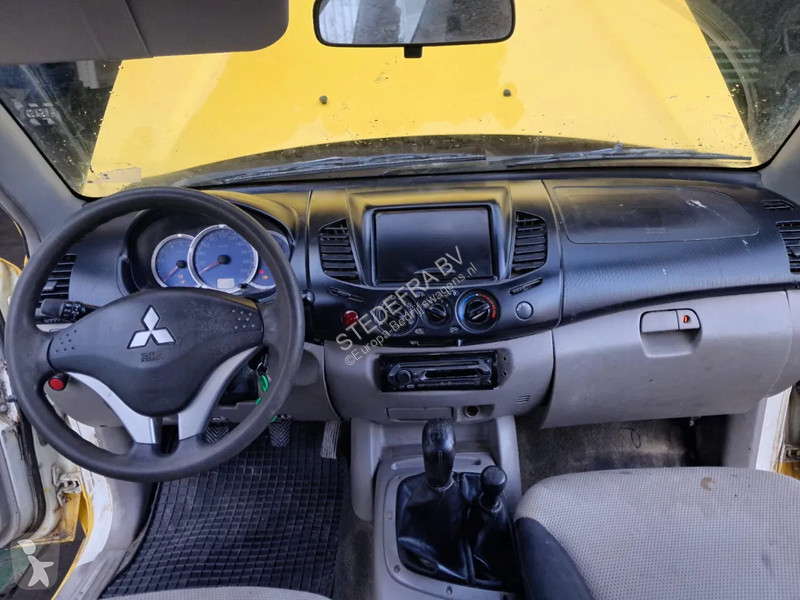 عربة نفعية Mitsubishi 4x4 , 2.5 Di-D , Club cab