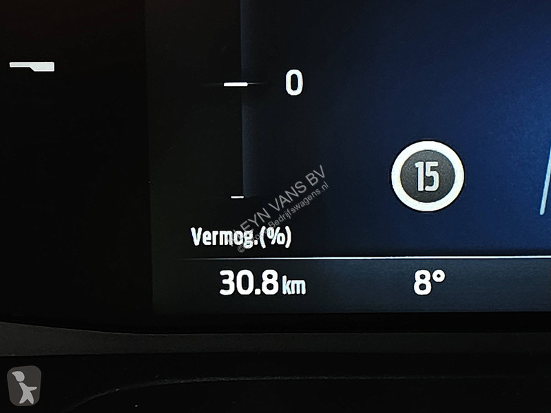 عربة نفعية Ford L4H3 317km WLTP68kWh E