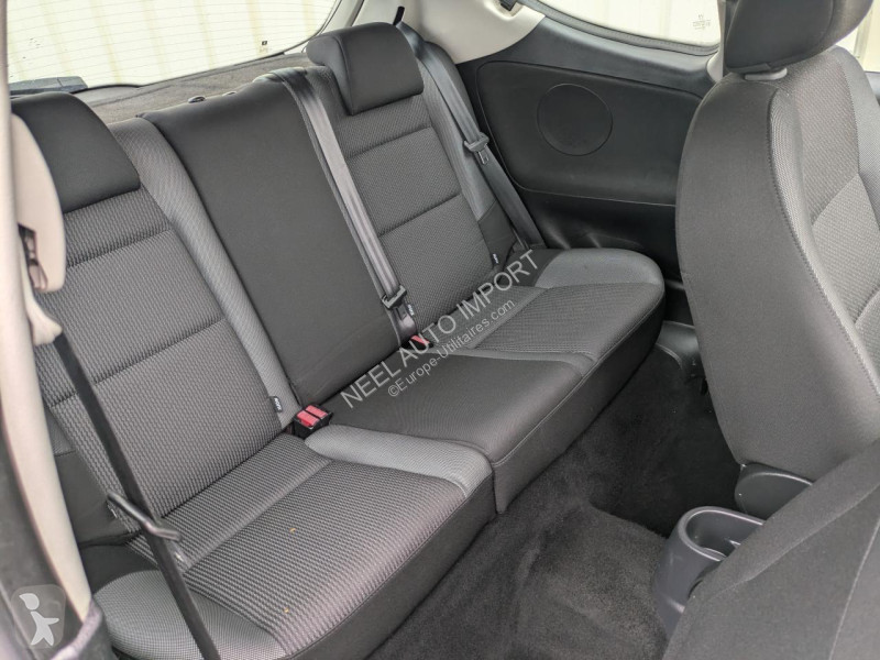 عربة نفعية Peugeot 207 1.6 HDI 92CH 3P BVM5