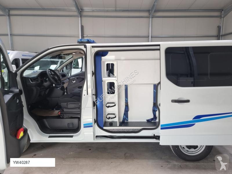 عربة نفعية Renault TRAFIC