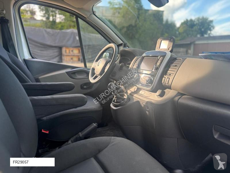 عربة نفعية Renault TRAFIC BOX TYPE C 2016