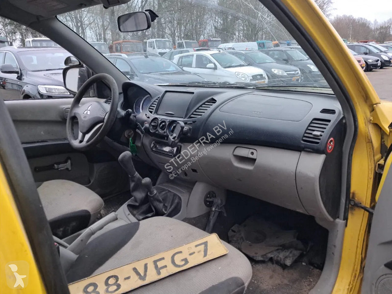 عربة نفعية Mitsubishi 4x4 , 2.5 Di-D , NOT...