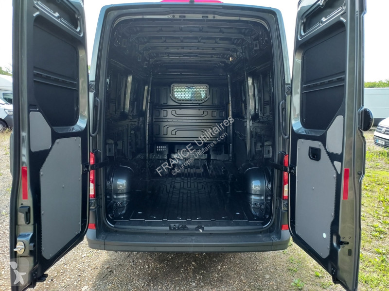 عربة نفعية Volkswagen CRAFTER FG BVA GRIS FONCÉ...