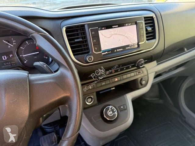 عربة نفعية Toyota