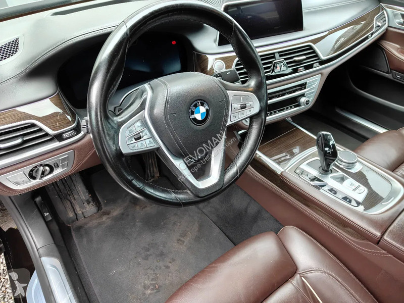 عربة نفعية BMW 745e PHEV 7 Serie