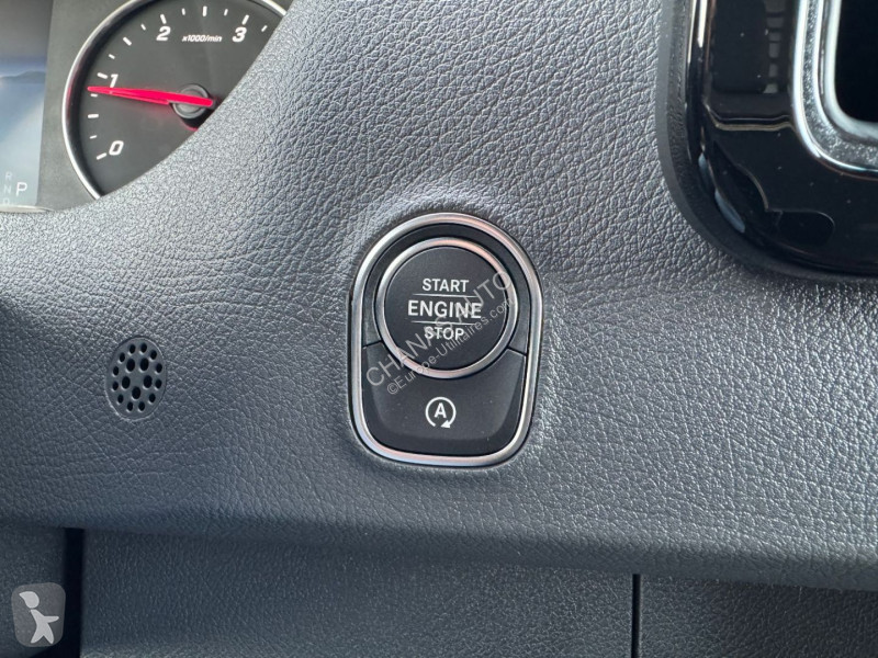 Véhicule utilitaire Mercedes 317 CDI 37 3.5T...