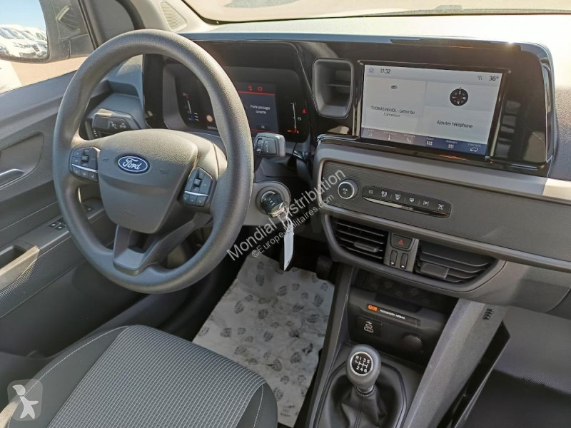 Véhicule utilitaire Ford  transit courier