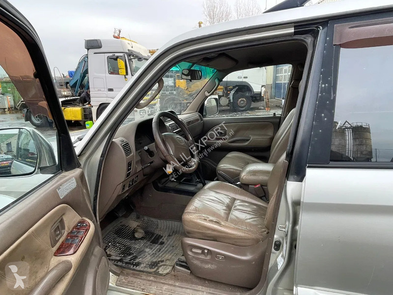 عربة نفعية Toyota Prado 3.0 TD 4 x 4 5 Seats...