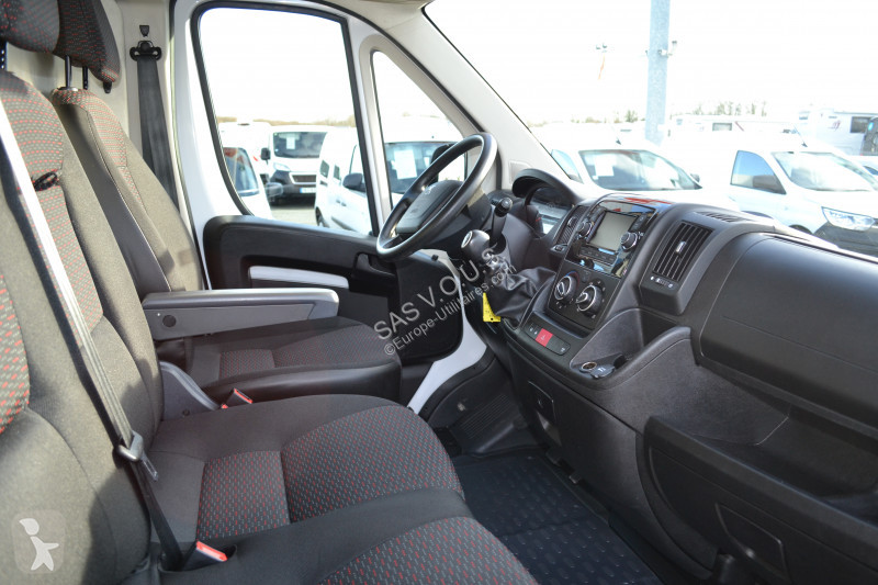 Véhicule utilitaire Peugeot PEUGEOT BOXER FG...