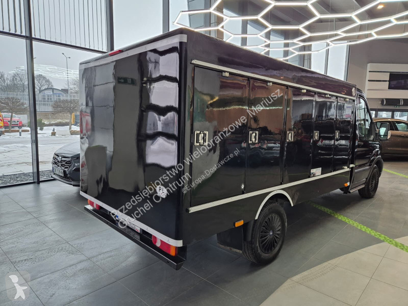 Лекотоварен автомобил Ford Transit 350 2.0 TDCi...