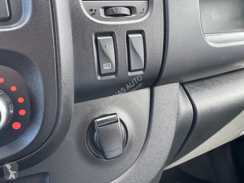 عربة نفعية Nissan L1H1 2.0 DCI 120 VISIA