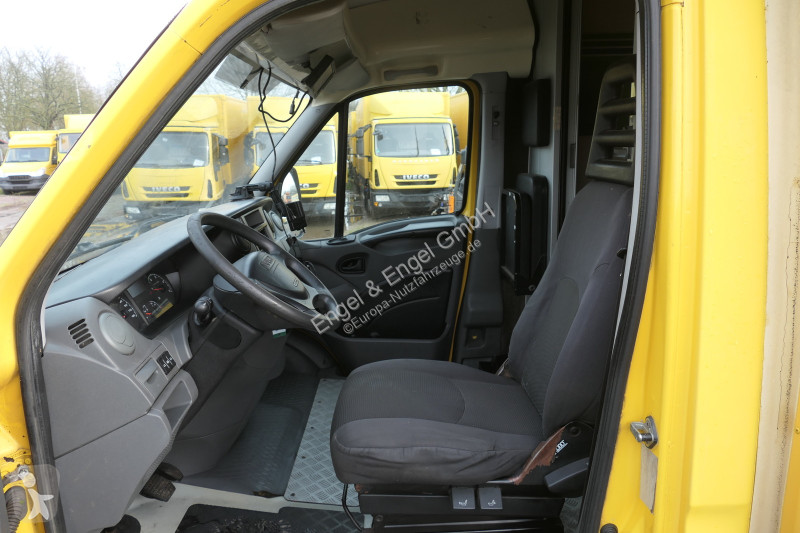 Iveco Daily 35 S11 C30C AUTOMATIK KAMERA Regale...