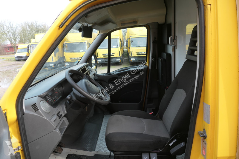 Лекотоварен автомобил Iveco Daily 35 S11 C30C...