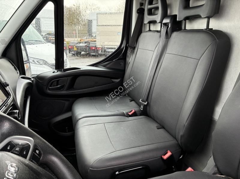 Véhicule utilitaire Iveco 35S Fg 35S16 160 Cv -...