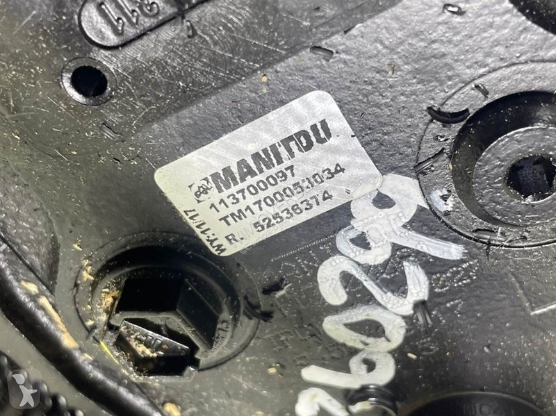 Samochód dostawczy Manitou...
