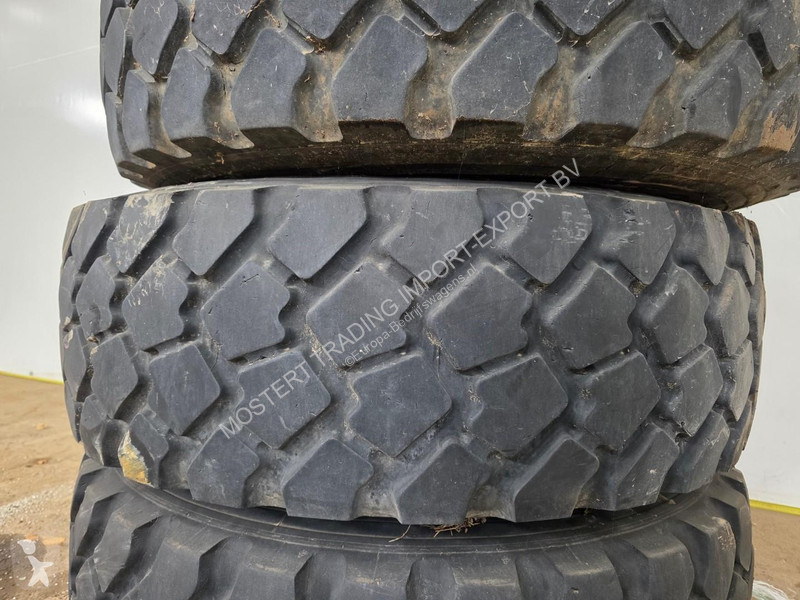 Furgoneta Michelin 365/85 R20 Michelin 365/85...