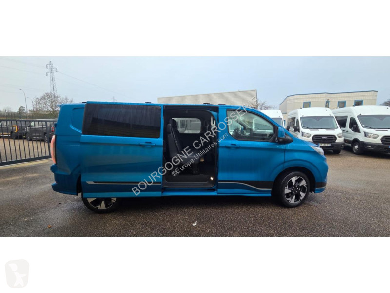 Véhicule utilitaire Ford TRANSIT CUSTOM 2.5...
