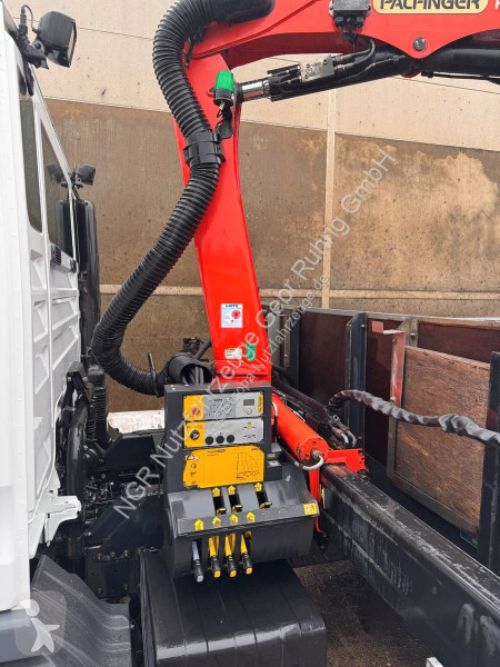 عربة نفعية MAN 8.220 4X2 Pritsche mit Kran...