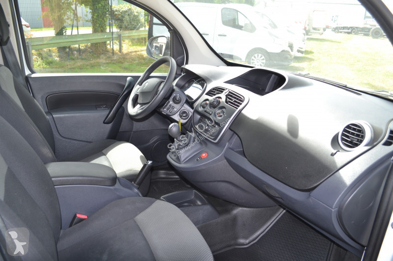 Véhicule utilitaire Renault RENAULT KANGOO II...