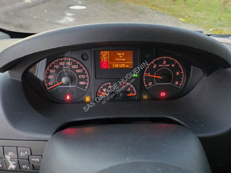 عربة نفعية Peugeot BOXER FG 330 L2H2 2.2...
