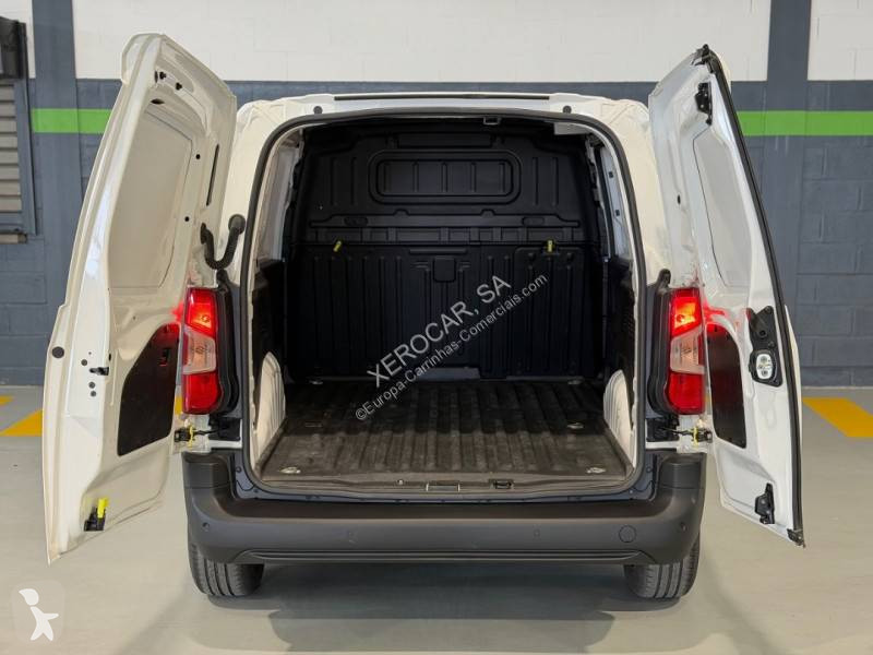 عربة نفعية Opel 1.5 CDTi 100HP 3L