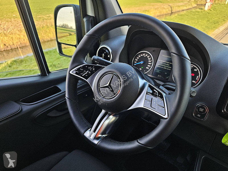 عربة نفعية Mercedes 81kWh 300KmWLTP L2H2