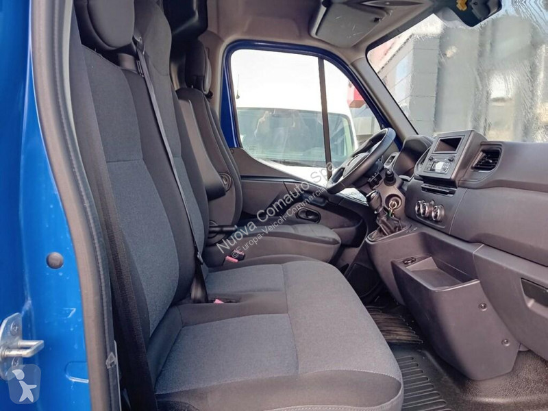 Коммерческий автомобиль Renault III 2019