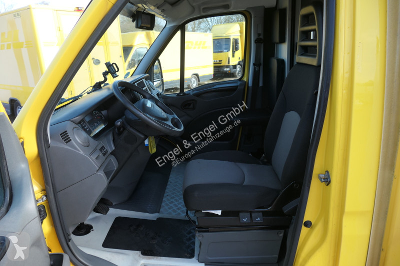 Véhicule utilitaire Iveco Daily 35 S11 C30C...