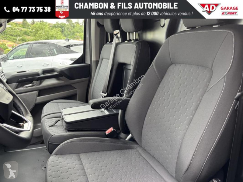 Véhicule utilitaire Ford FOURGON 320 L2H1 2.0...