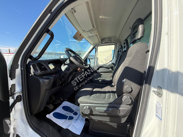 Furgoneta Iveco DAILY 35C14H BOX+ SPONDA +...