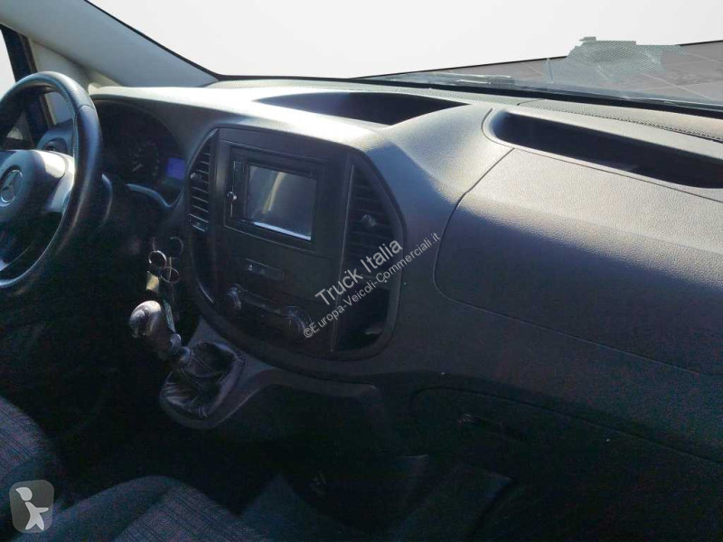 Véhicule utilitaire Mercedes III 114 - vito 114...