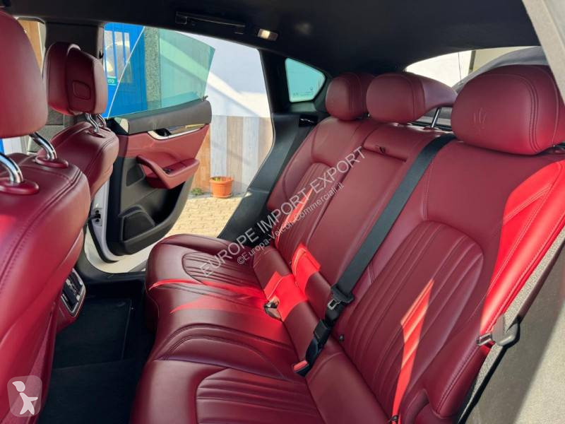 عربة نفعية Maserati
