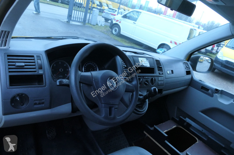 Véhicule utilitaire Volkswagen T5 Transporter...